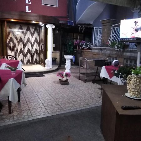 Hotel La Carina Гротаминарда Екстериор снимка