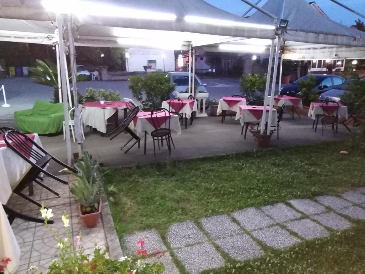 Hotel La Carina Гротаминарда Екстериор снимка