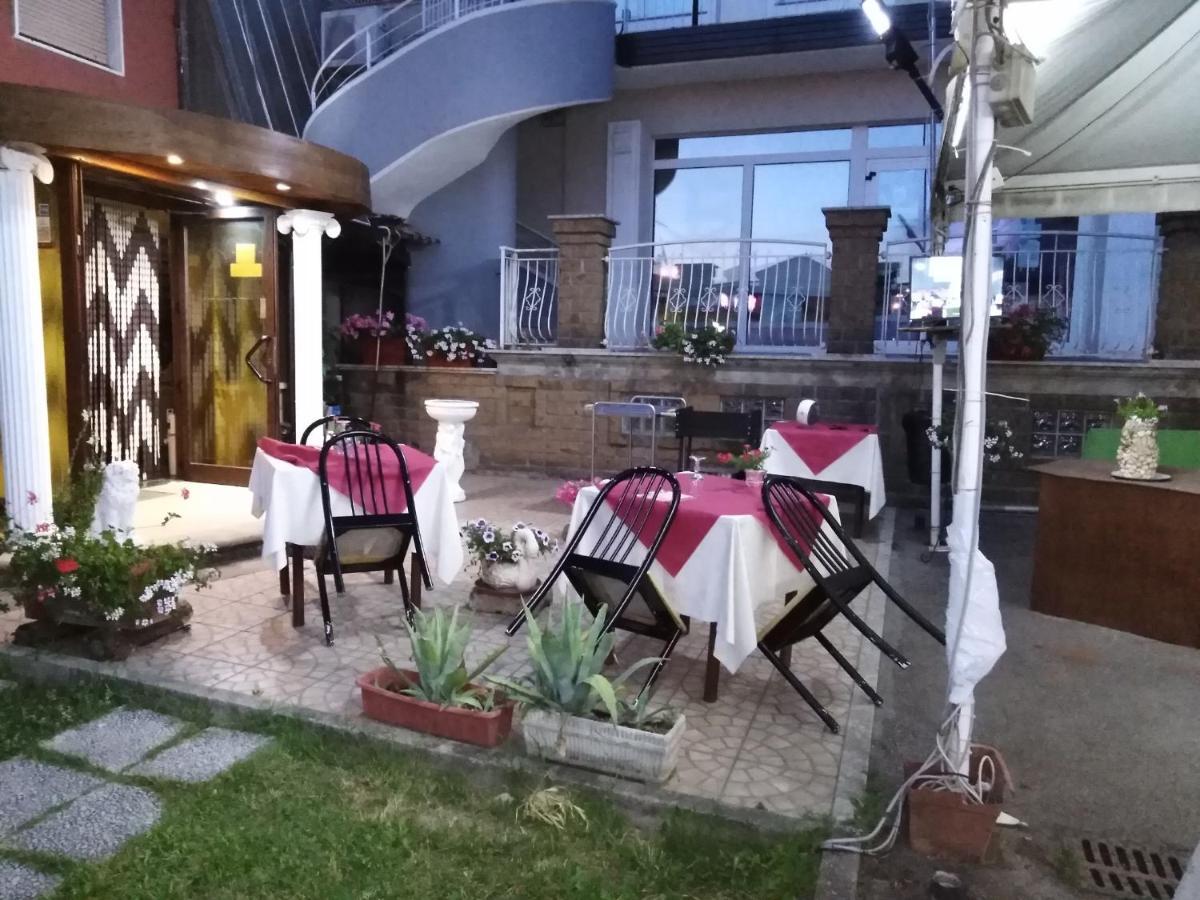 Hotel La Carina Гротаминарда Екстериор снимка