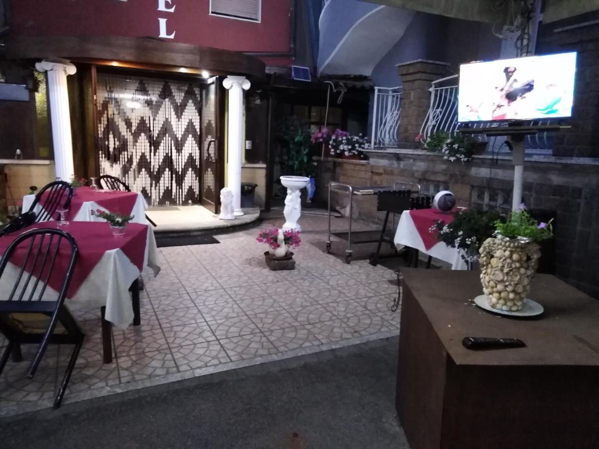 Hotel La Carina Гротаминарда Екстериор снимка
