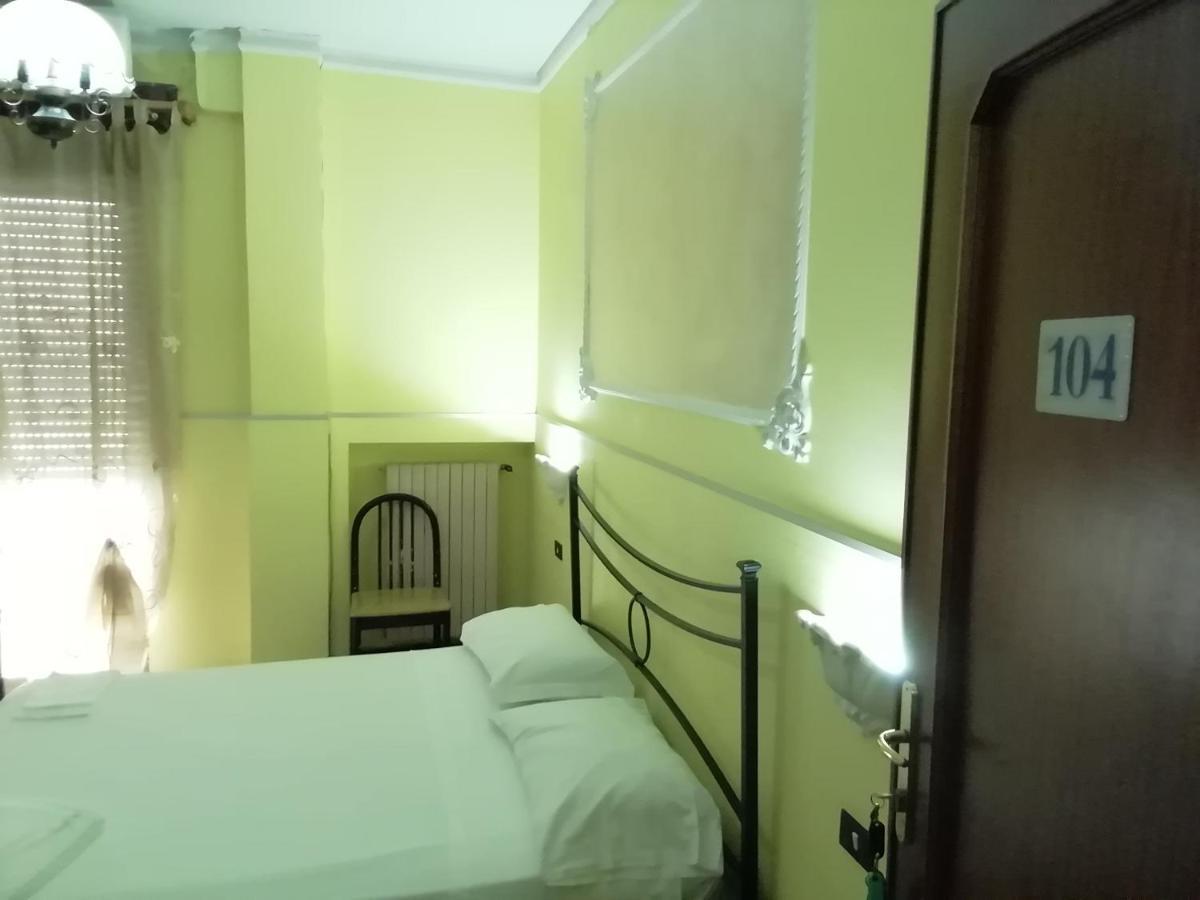 Hotel La Carina Гротаминарда Екстериор снимка