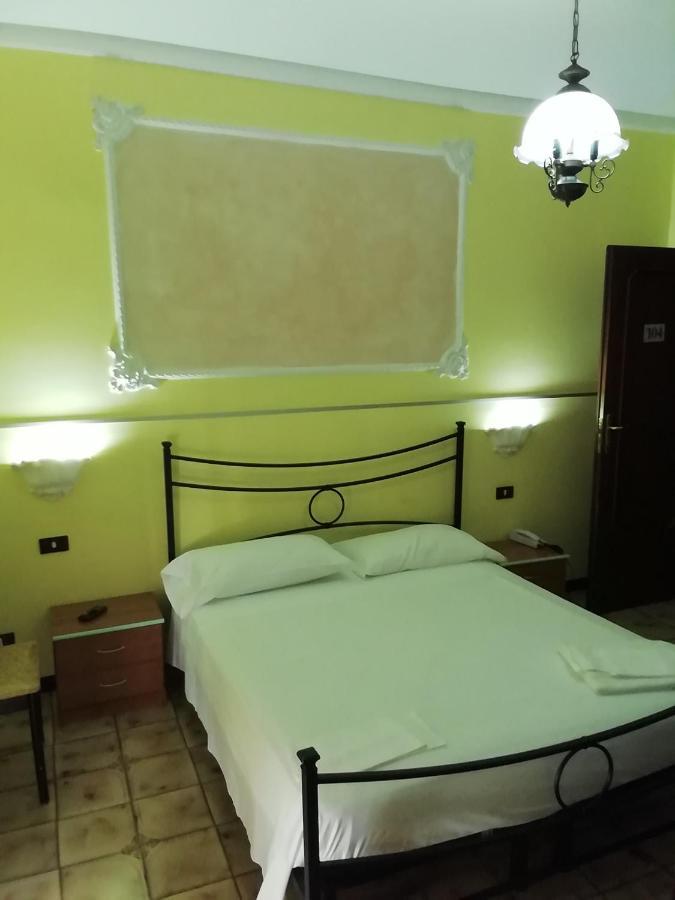 Hotel La Carina Гротаминарда Екстериор снимка