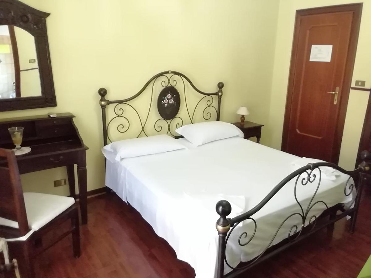 Hotel La Carina Гротаминарда Екстериор снимка